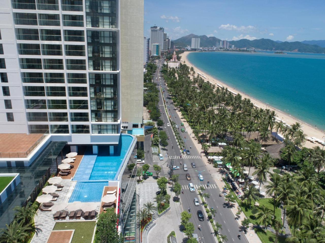 Vinpearl Beachfront Nha Trang Exterior photo